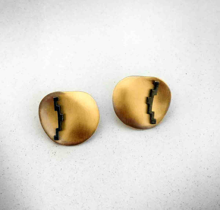 Gold earrings Poma