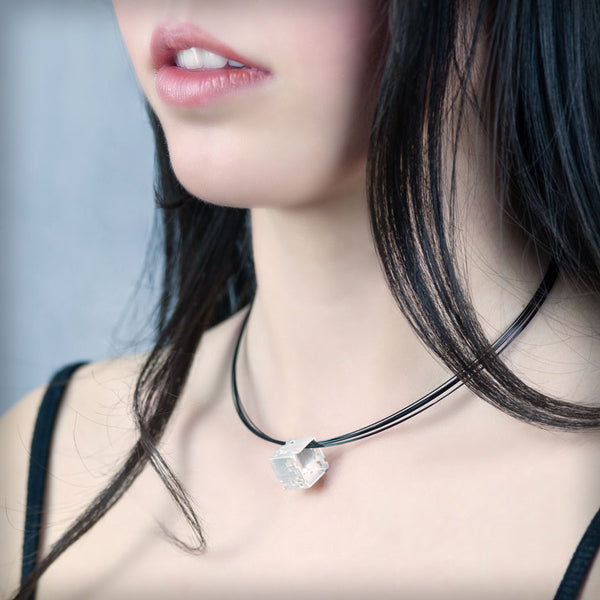 Collar cubo pequeño de plata, colección Cub · Nerea Aixàs