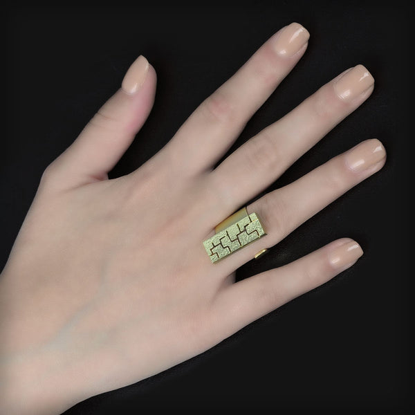 Anillo abierto de plata dorada, colección Textura · Nerea Aixàs