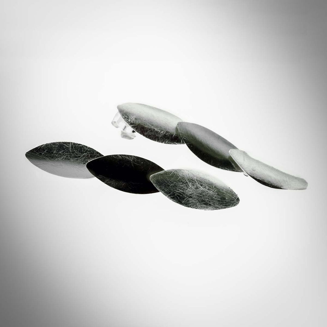 Earrings in silver long, Fulla collection · Nerea Aixàs