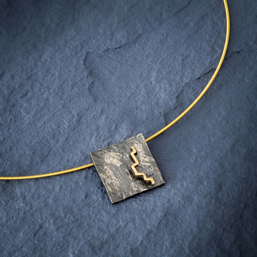 Pissarra square big necklace