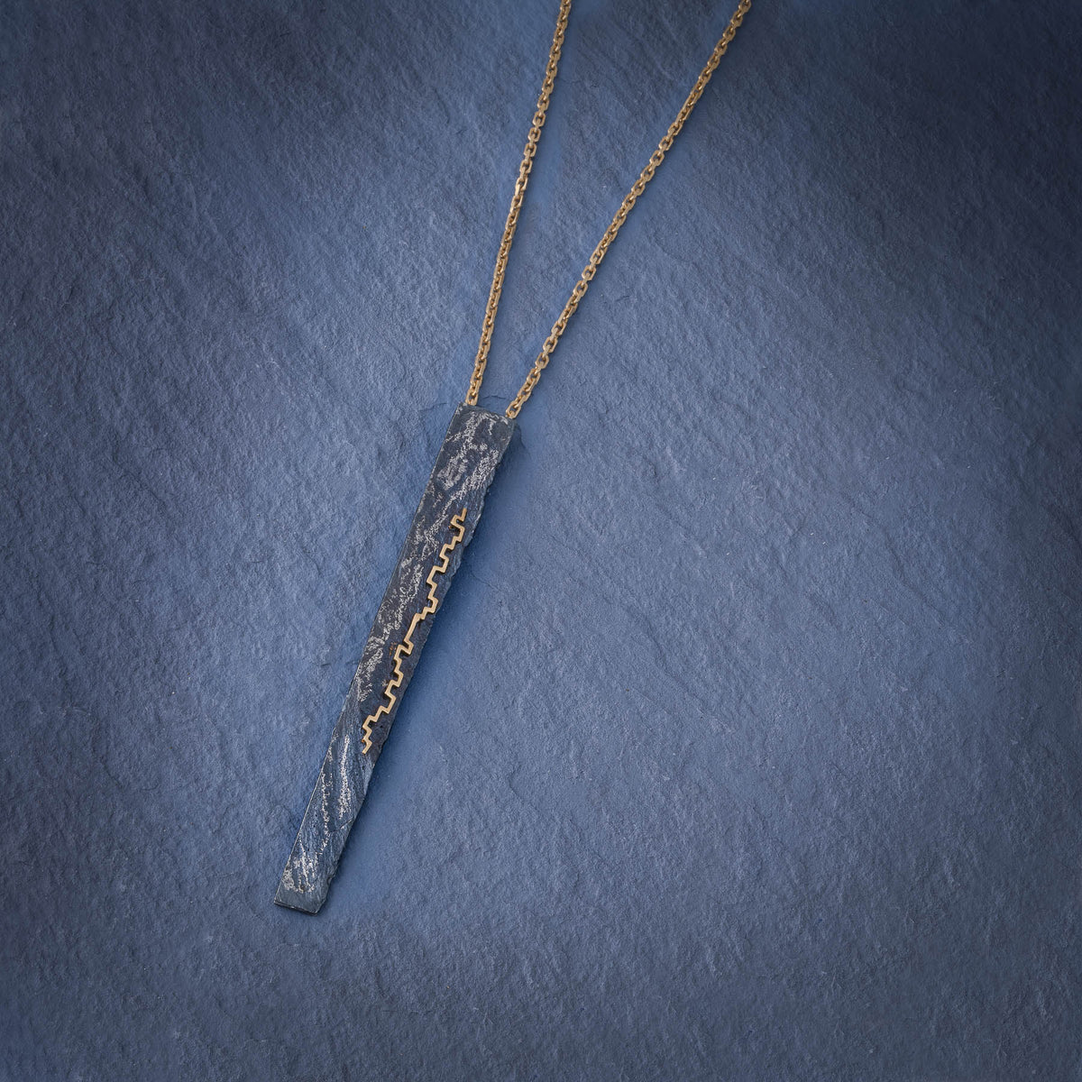 Collar largo de plata y oro, colección Pissarra · Nerea Aixàs