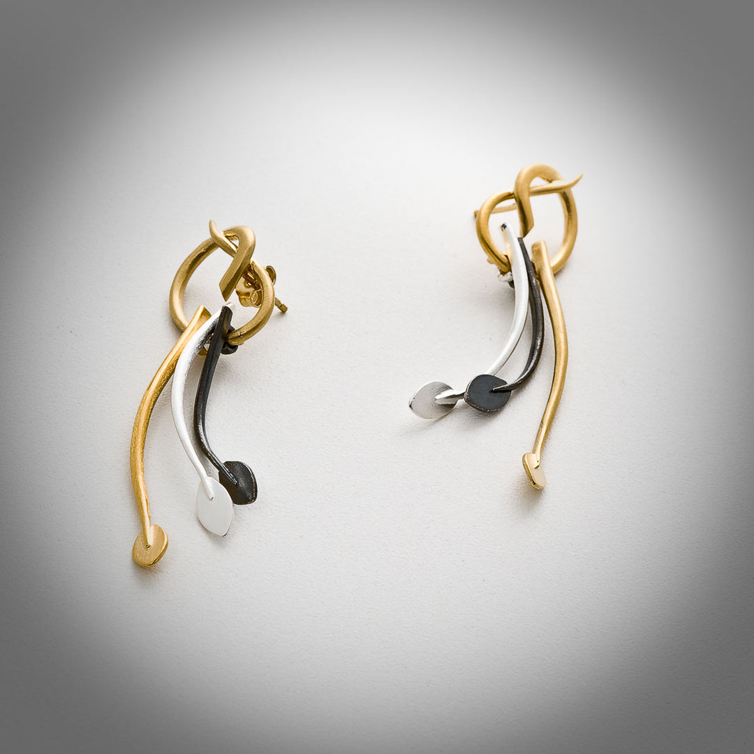 Earrings in silver and gold long Medusa, Medusa collection · Nerea Aixàs