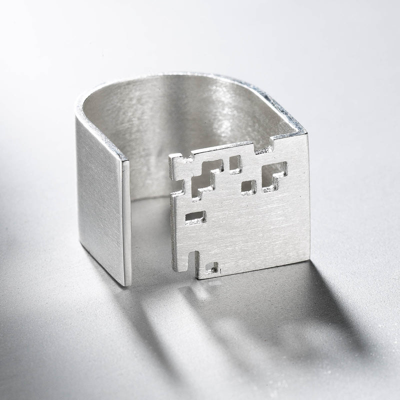 Anillo grande cuadrado de plata, colección Quadrat · Nerea Aixàs