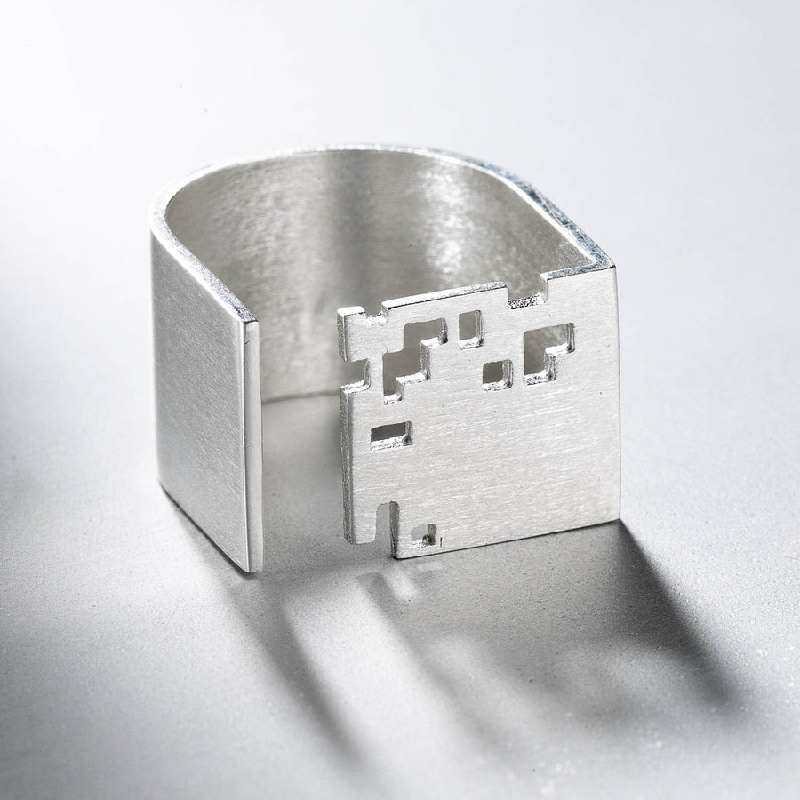 Anillo grande cuadrado de plata, colección Quadrat · Nerea Aixàs