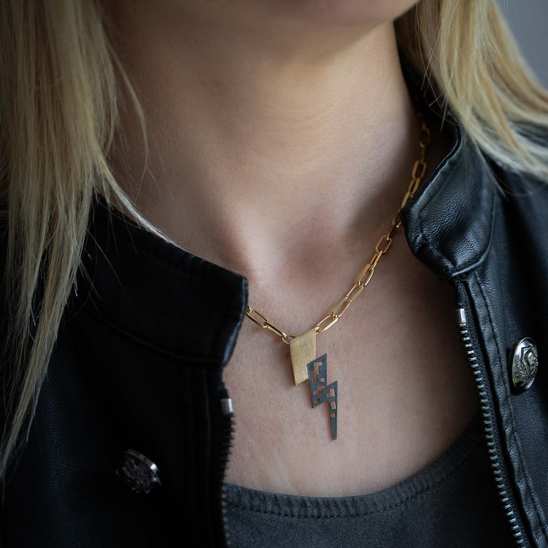 Necklace in gold-plated silver, large, Llamp collection · Nerea Aixàs
