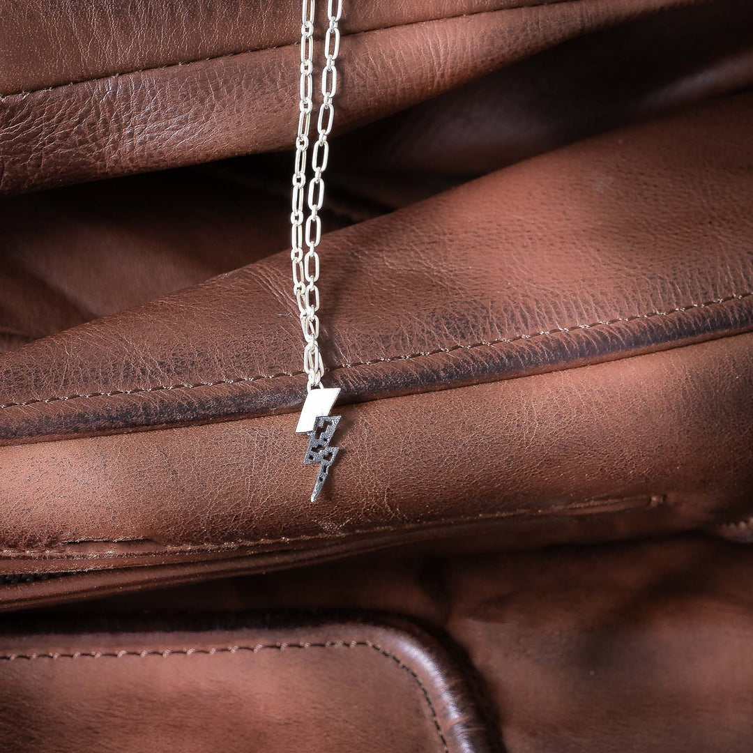 Necklace in silver, medium, Llamp collection · Nerea Aixàs