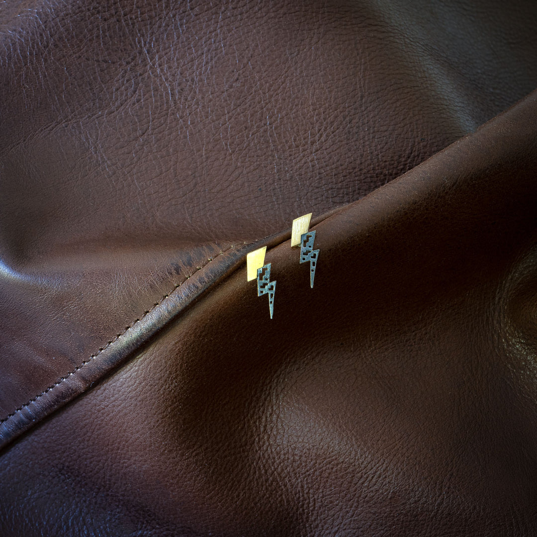Earrings in gold-plated silver, medium, Llamp collection · Nerea Aixàs