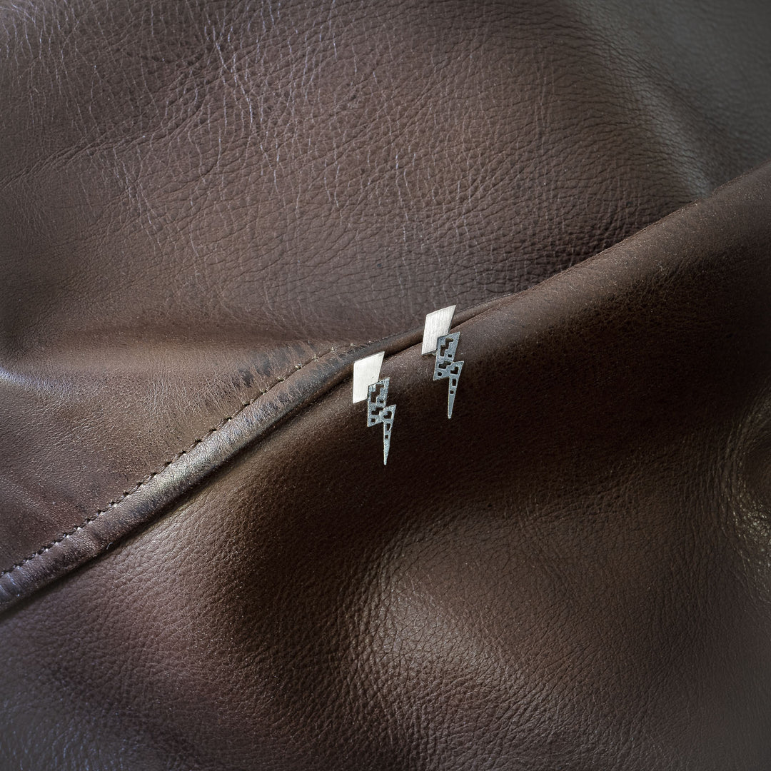 Earrings in silver, medium, Llamp collection · Nerea Aixàs
