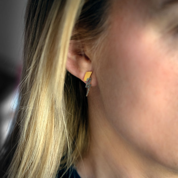 Earrings in gold-plated silver, medium, Llamp collection · Nerea Aixàs