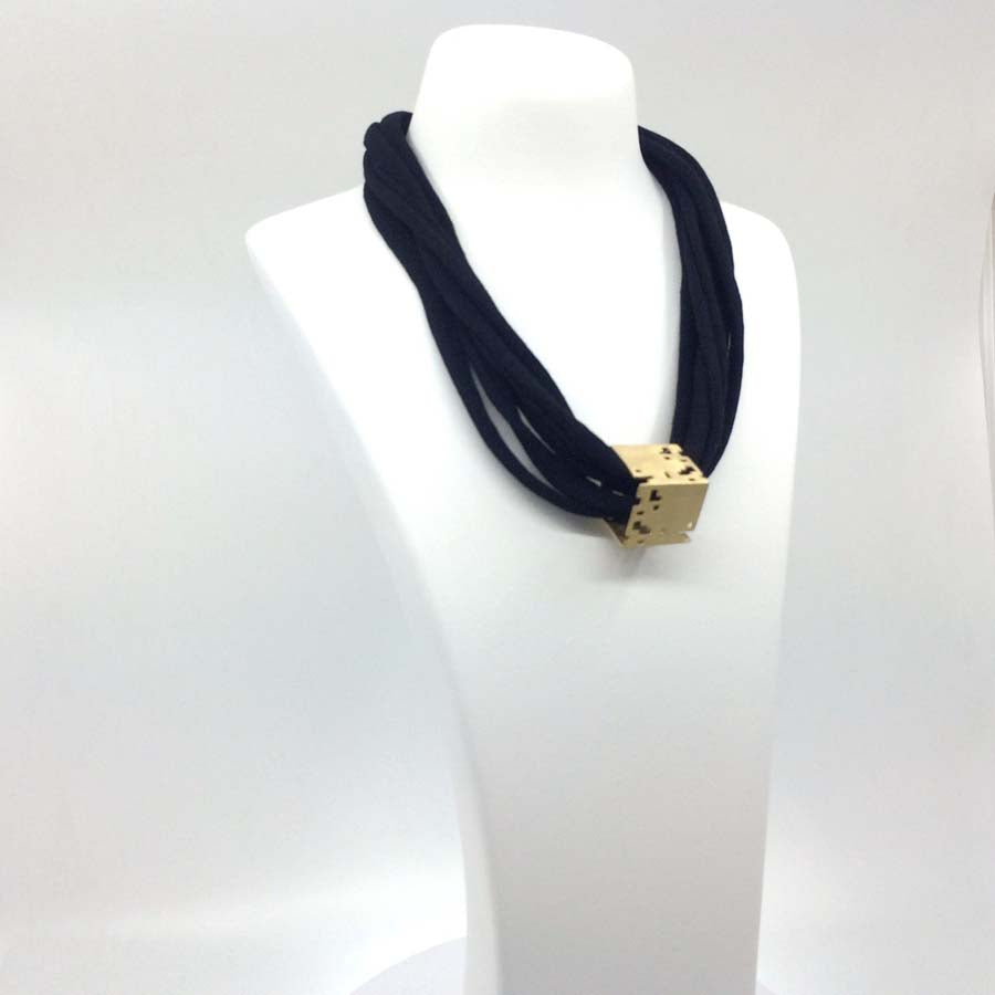 Collar cubo grande de plata y oro, colección Cub · Nerea Aixàs