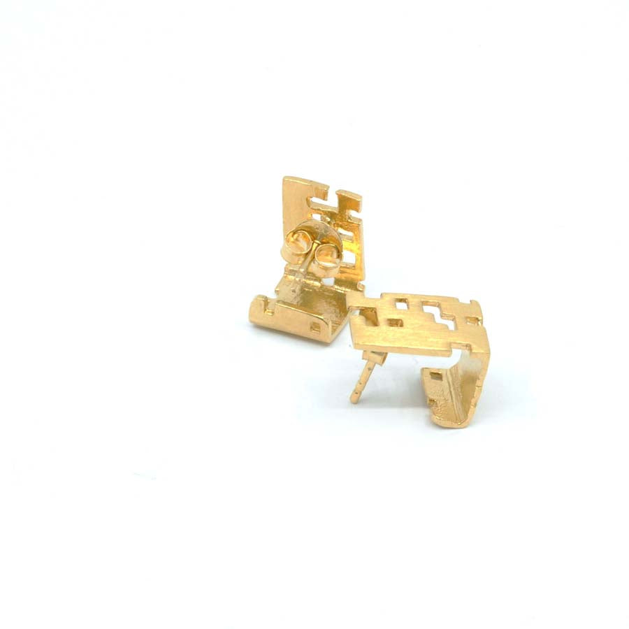 Pendientes botón cubo de plata y oro, colección Cub · Nerea Aixàs