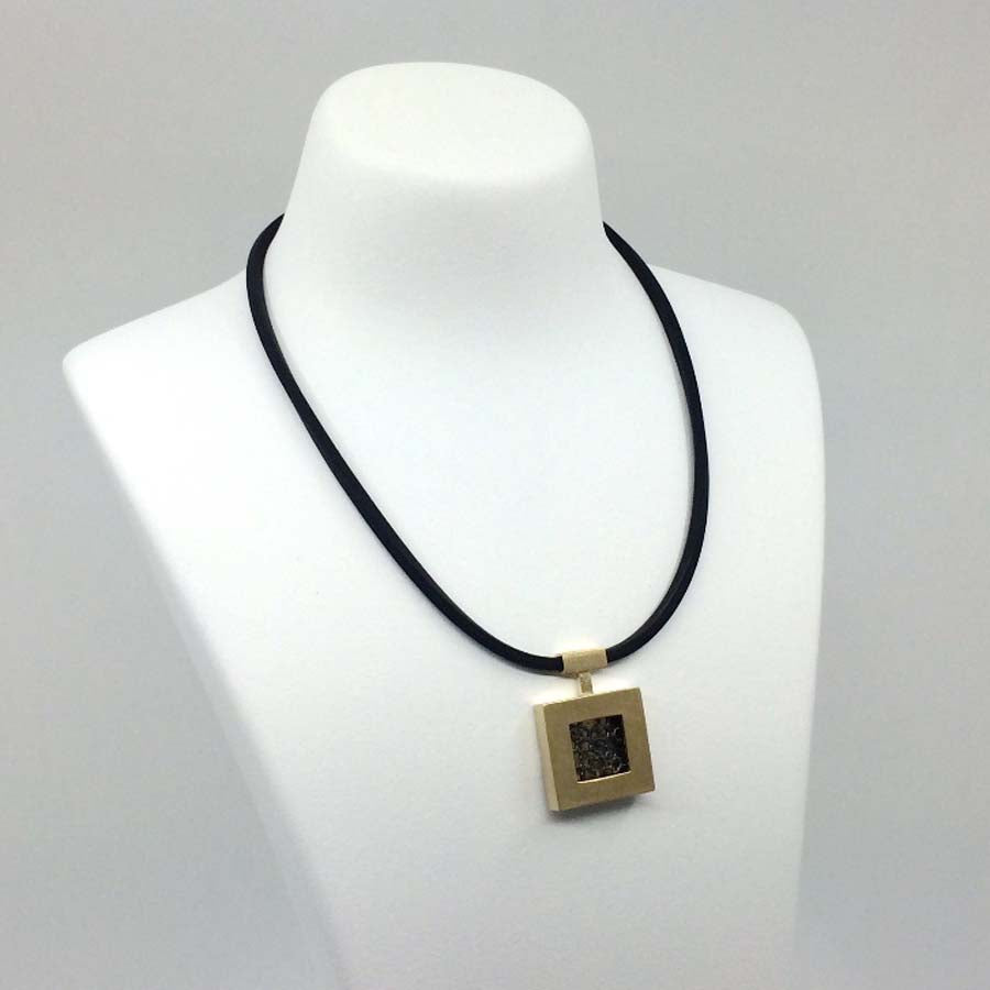 Necklace in gold-plated silver large pendant, Xarxa collection · Nerea Aixàs