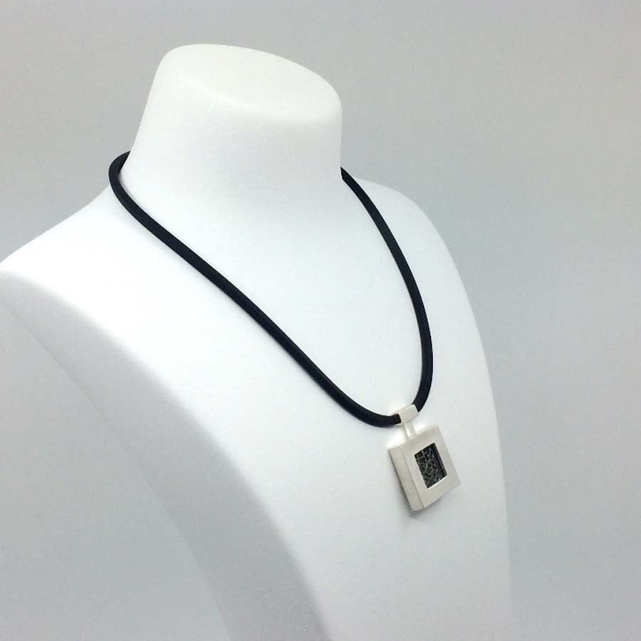 Necklace in silver large pendant, Xarxa collection · Nerea Aixàs