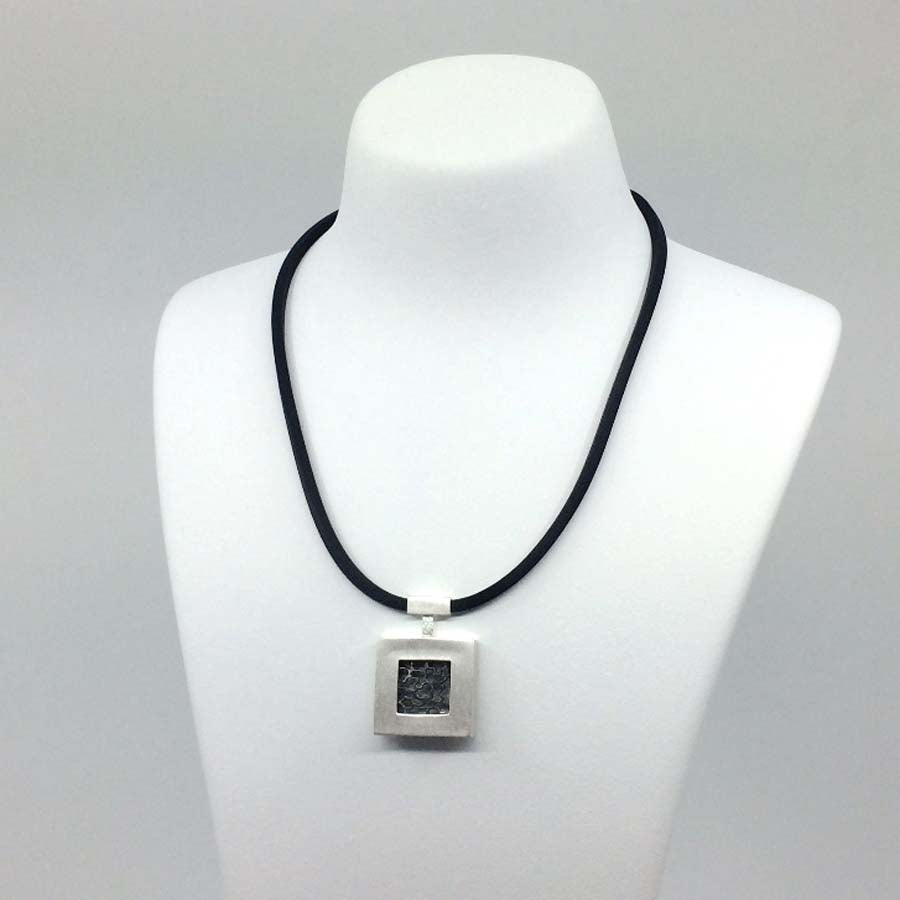 Necklace in silver large pendant, Xarxa collection · Nerea Aixàs
