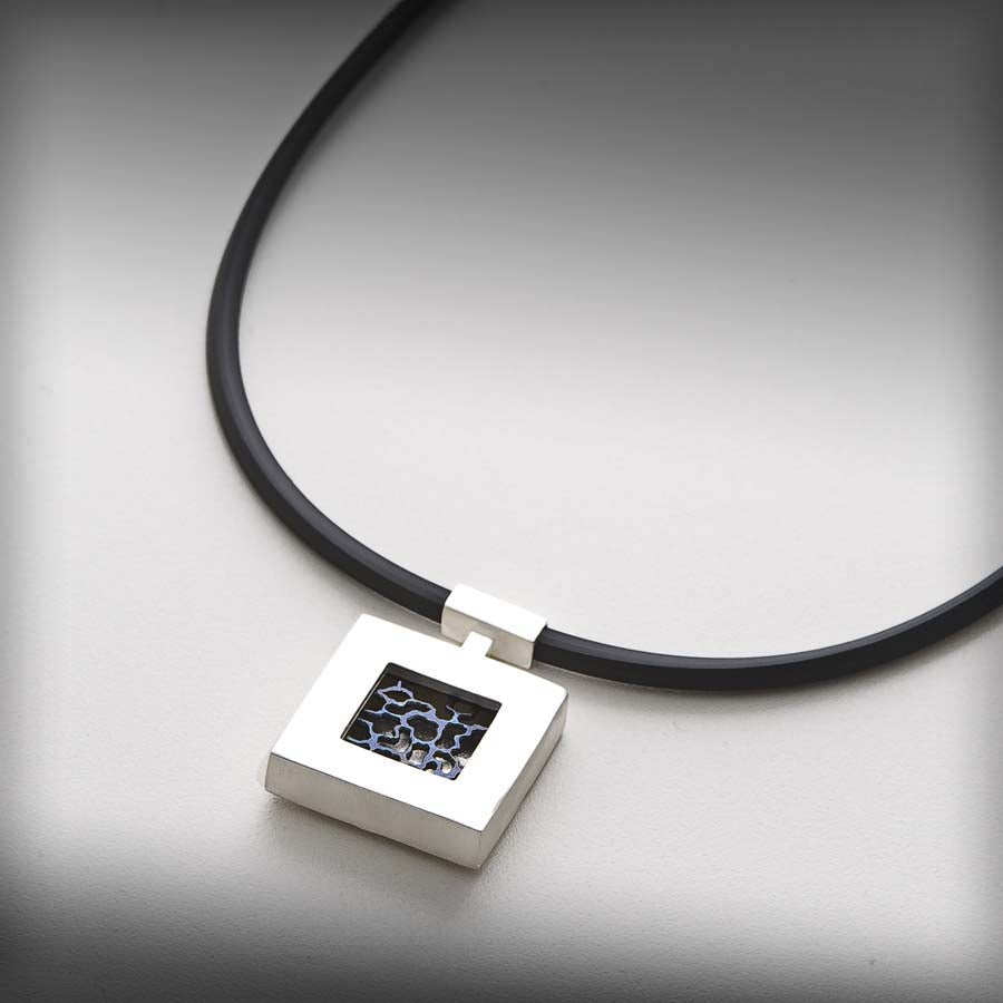 Necklace in silver large pendant, Xarxa collection · Nerea Aixàs