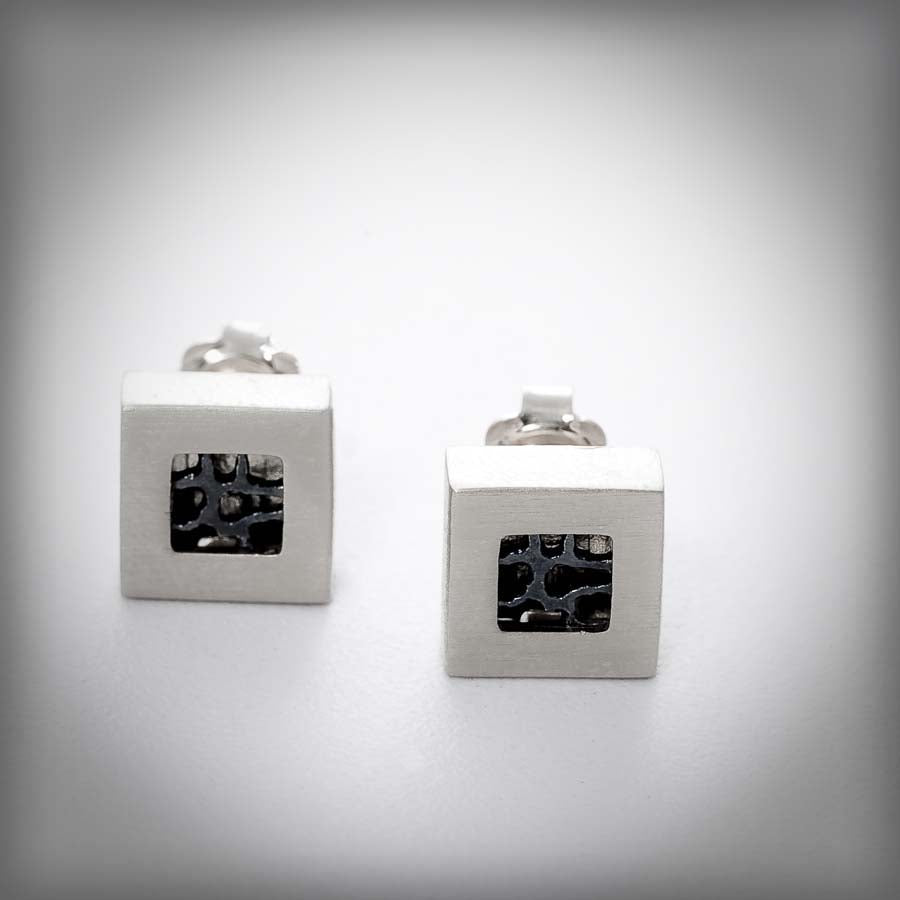Stud earrings in silver, Xarxa collection · Nerea Aixàs