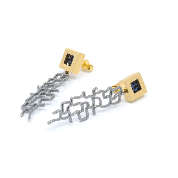 Pendientes largos de plata dorada, colección Xarxa · Nerea Aixàs