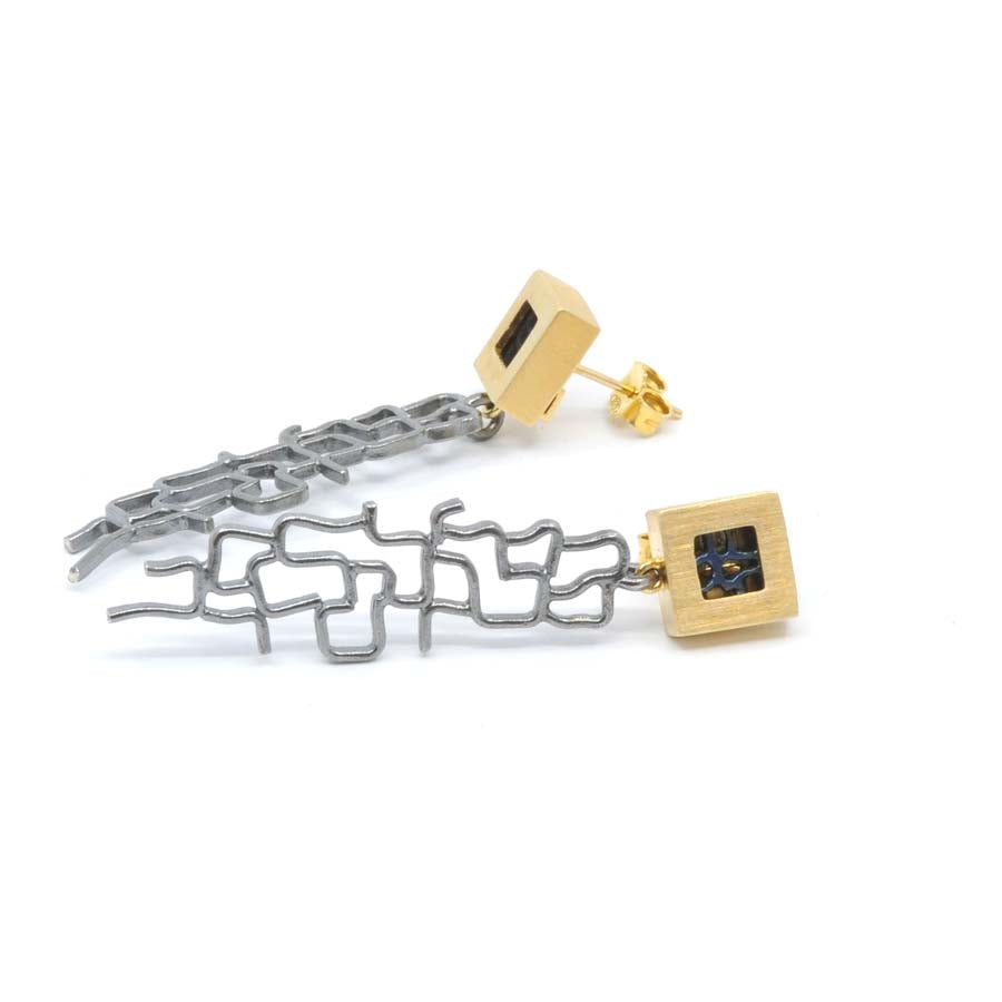 Pendientes largos de plata dorada, colección Xarxa · Nerea Aixàs