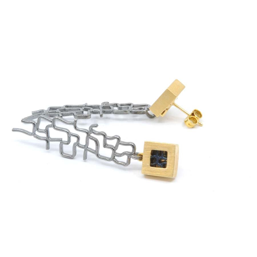 Pendientes largos de plata dorada, colección Xarxa · Nerea Aixàs
