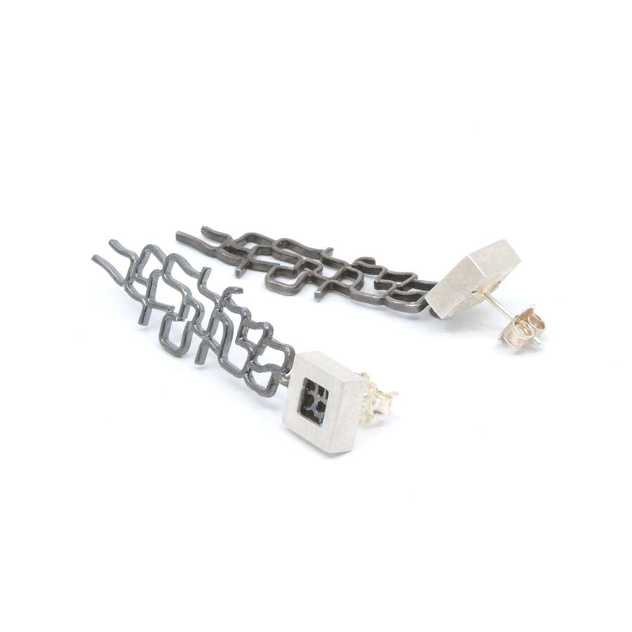 Pendientes largos de plata, colección Xarxa · Nerea Aixàs