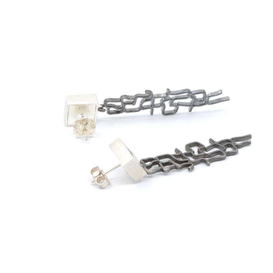 Pendientes largos de plata, colección Xarxa · Nerea Aixàs
