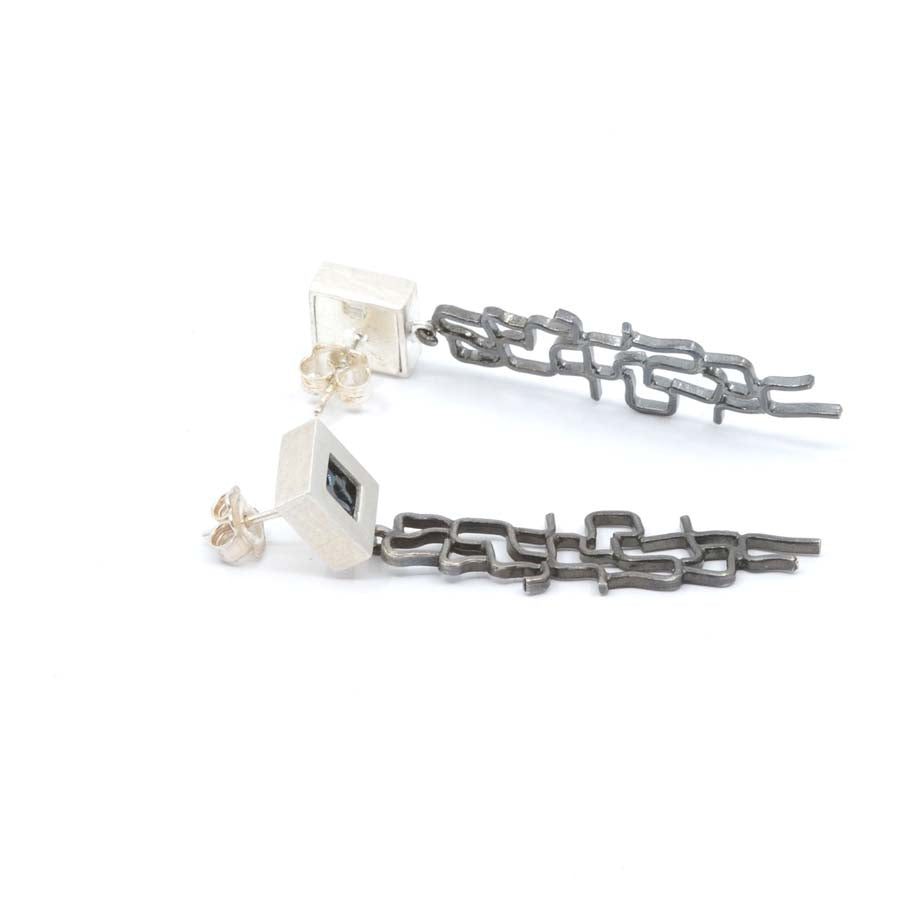 Pendientes largos de plata, colección Xarxa · Nerea Aixàs