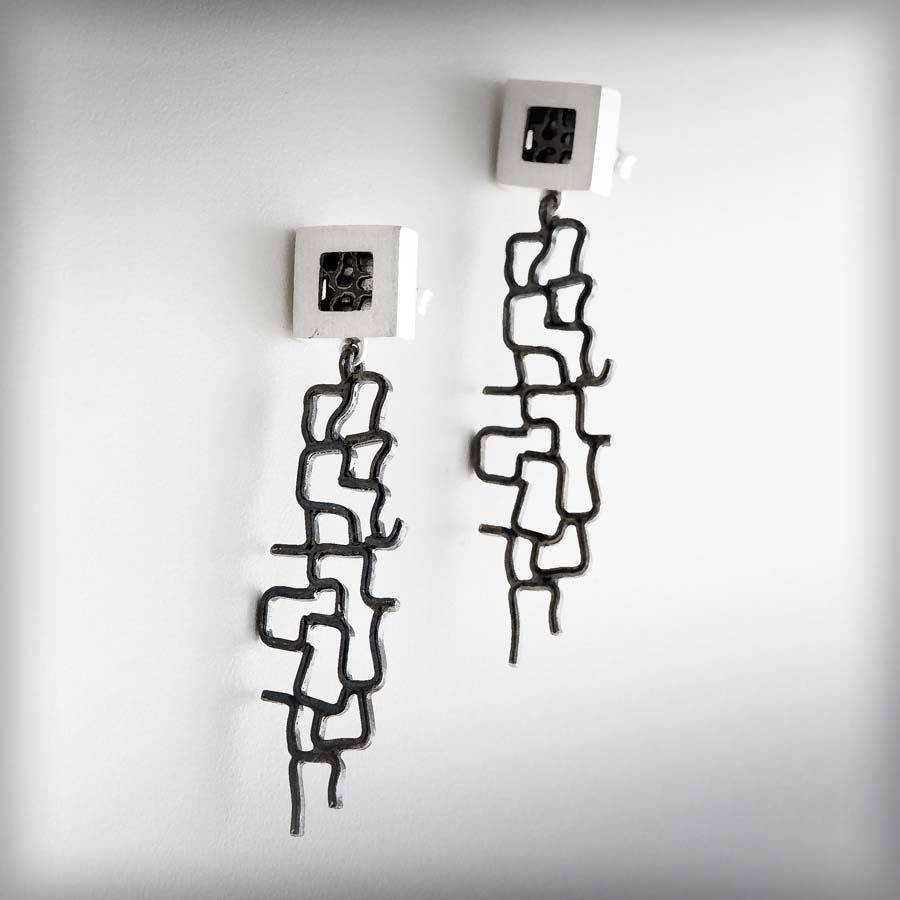 Pendientes largos de plata, colección Xarxa · Nerea Aixàs