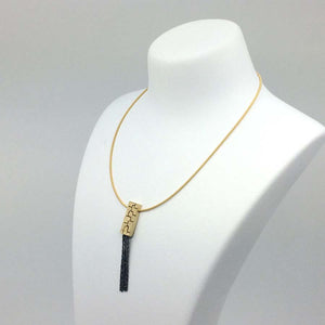 Textura golden necklace with chains