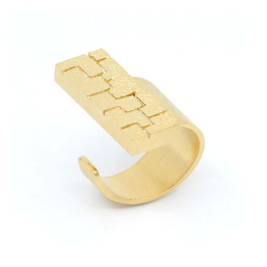 Anillo abierto de plata dorada, colección Textura · Nerea Aixàs