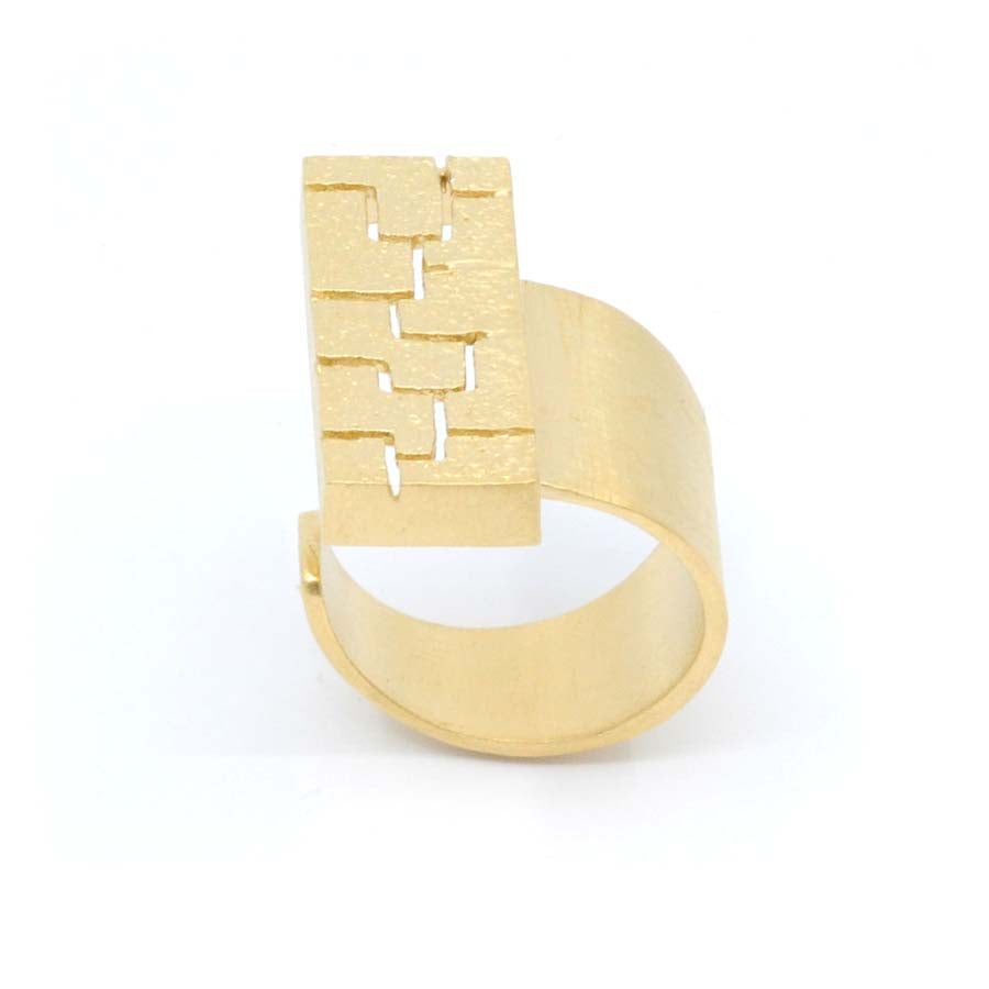 Anillo abierto de plata dorada, colección Textura · Nerea Aixàs