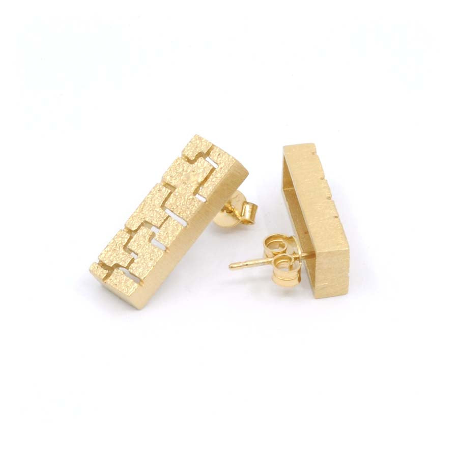 Stud earrings in gold-plated silver, Textura collection · Nerea Aixàs