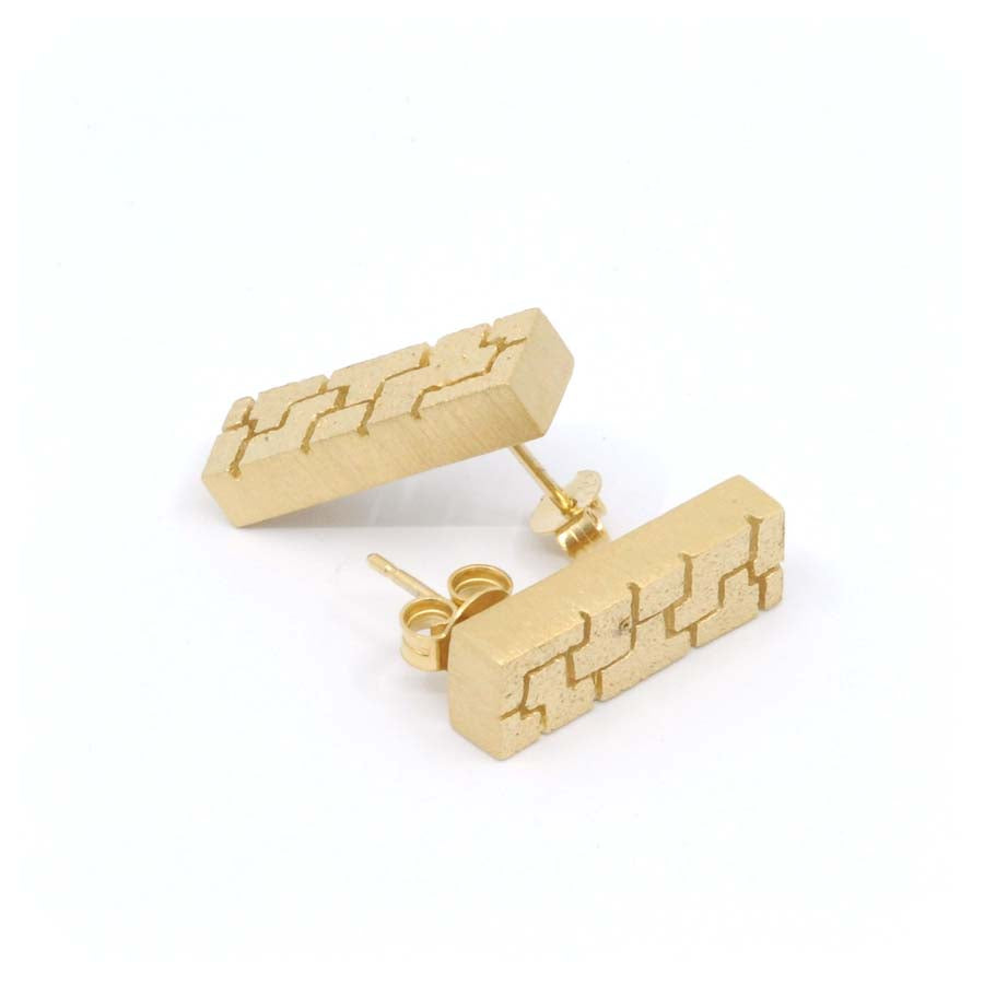 Stud earrings in gold-plated silver, Textura collection · Nerea Aixàs