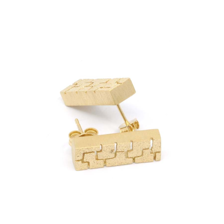 Stud earrings in gold-plated silver, Textura collection · Nerea Aixàs