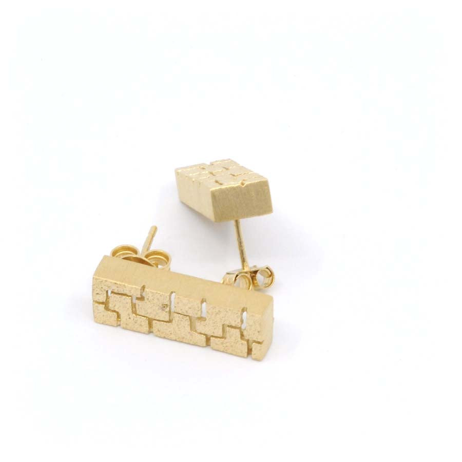 Stud earrings in gold-plated silver, Textura collection · Nerea Aixàs
