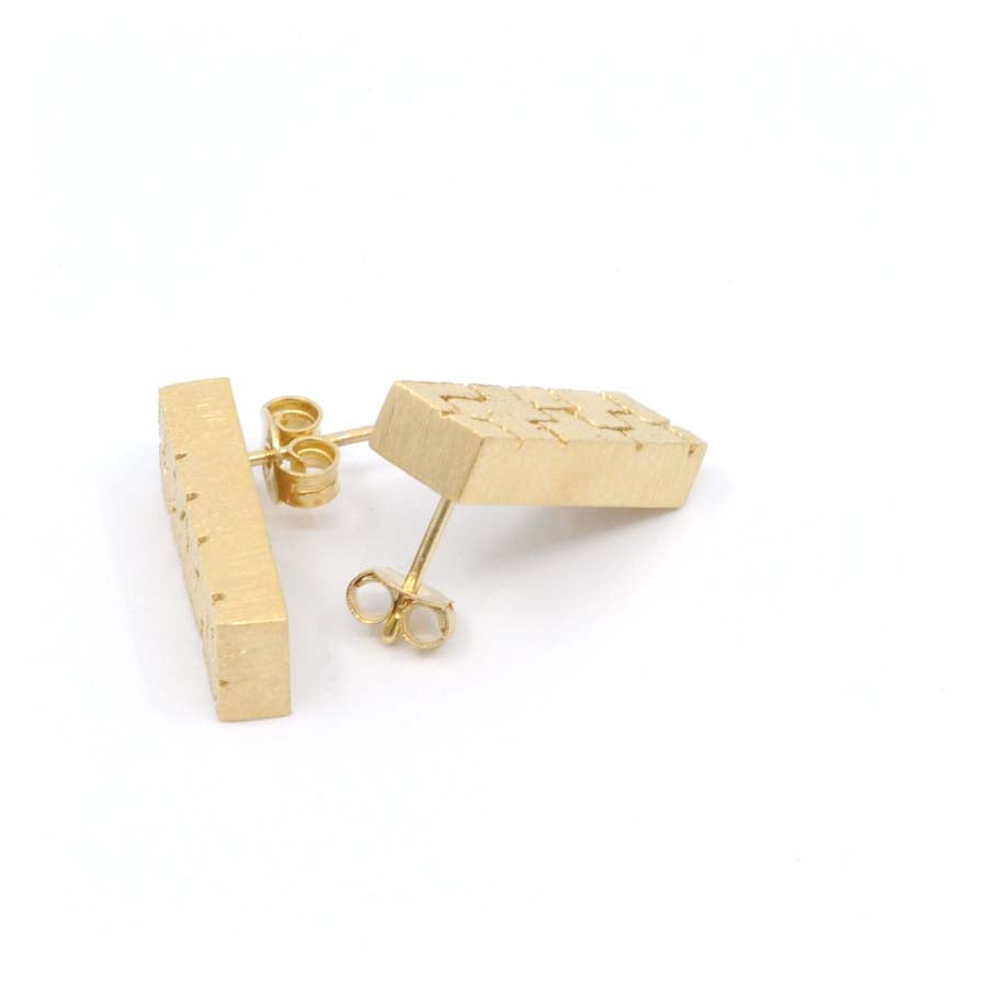 Stud earrings in gold-plated silver, Textura collection · Nerea Aixàs