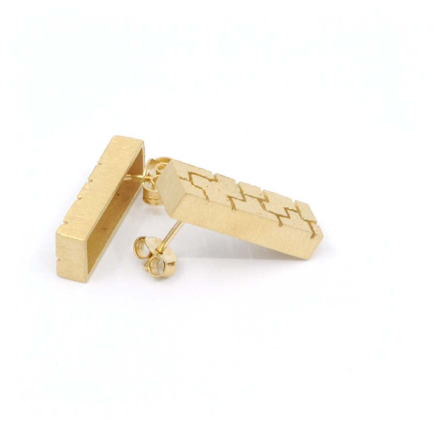 Stud earrings in gold-plated silver, Textura collection · Nerea Aixàs