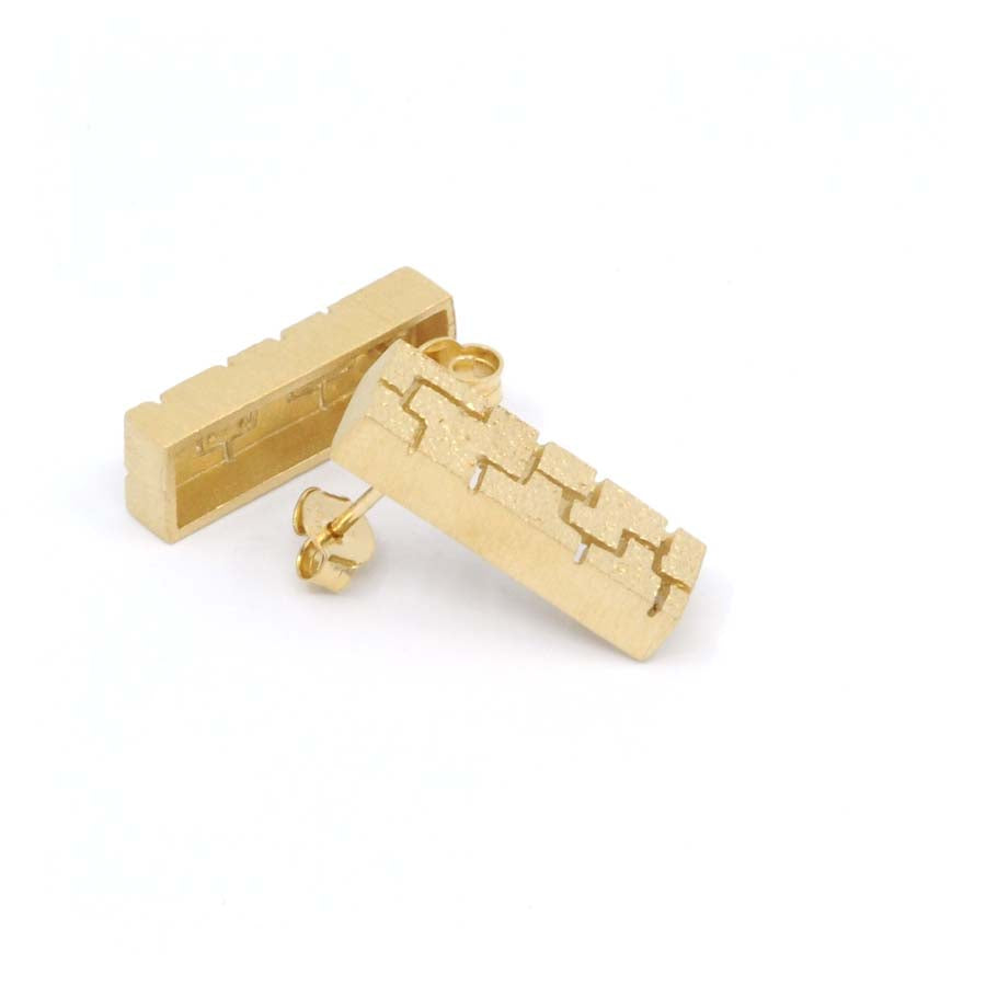Stud earrings in gold-plated silver, Textura collection · Nerea Aixàs