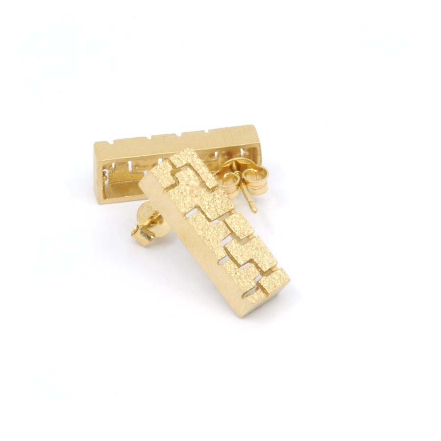 Stud earrings in gold-plated silver, Textura collection · Nerea Aixàs