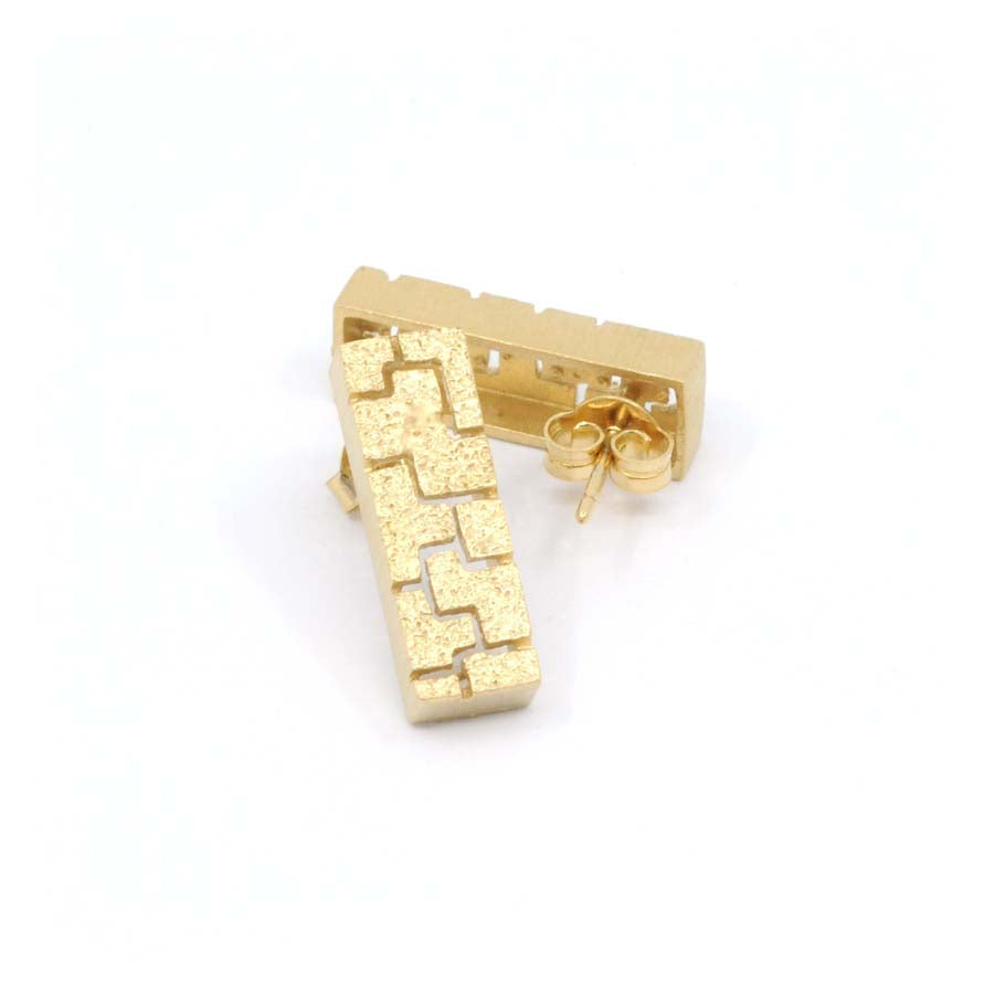 Stud earrings in gold-plated silver, Textura collection · Nerea Aixàs