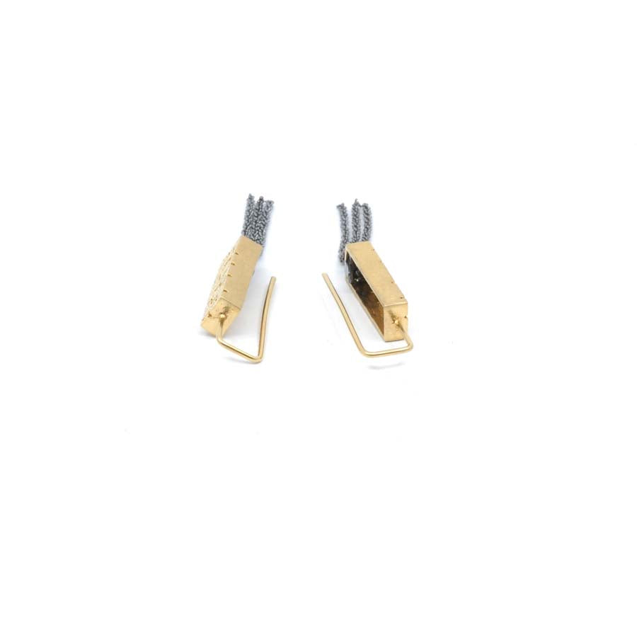 Pendientes largos de gancho de plata dorada, colección Textura · Nerea Aixàs