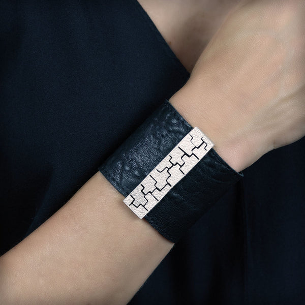 Pulsera de cuero y plata, colección Textura · Nerea Aixàs