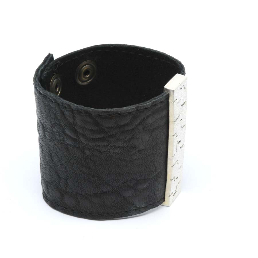 Pulsera de cuero y plata, colección Textura · Nerea Aixàs