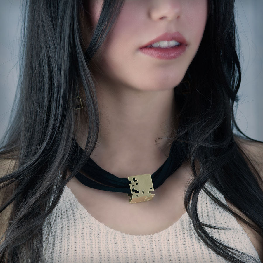 Collar cubo grande de plata y oro, colección Cub · Nerea Aixàs